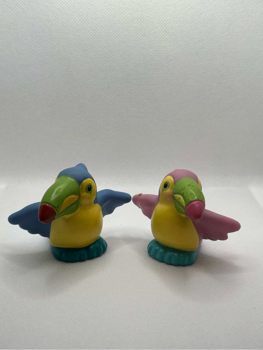 2/15$ 🦊 Fisher Price Little People Blue & Pink Toucan Bird Figure Lot Of 2